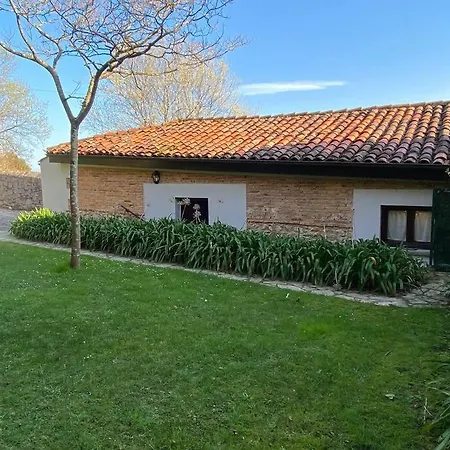 Preciosa Casa Con Jardin * Andrín